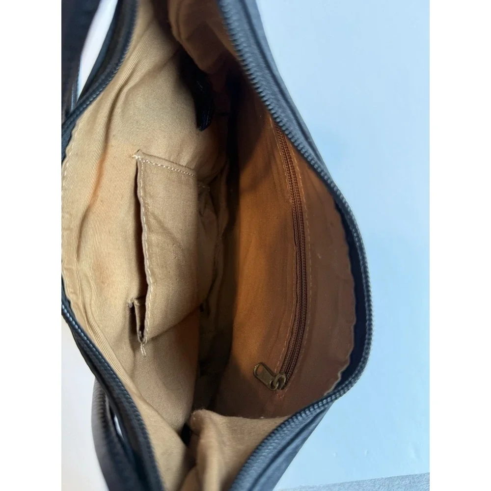 Stone Mountain Y2K Vintage Womens Black Leather Crossbody Shoulder Bag Purse